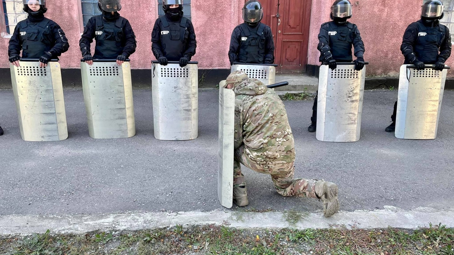 В Одесском СИЗО спецназ провел учения против бунта заключенных (фото) «фото»