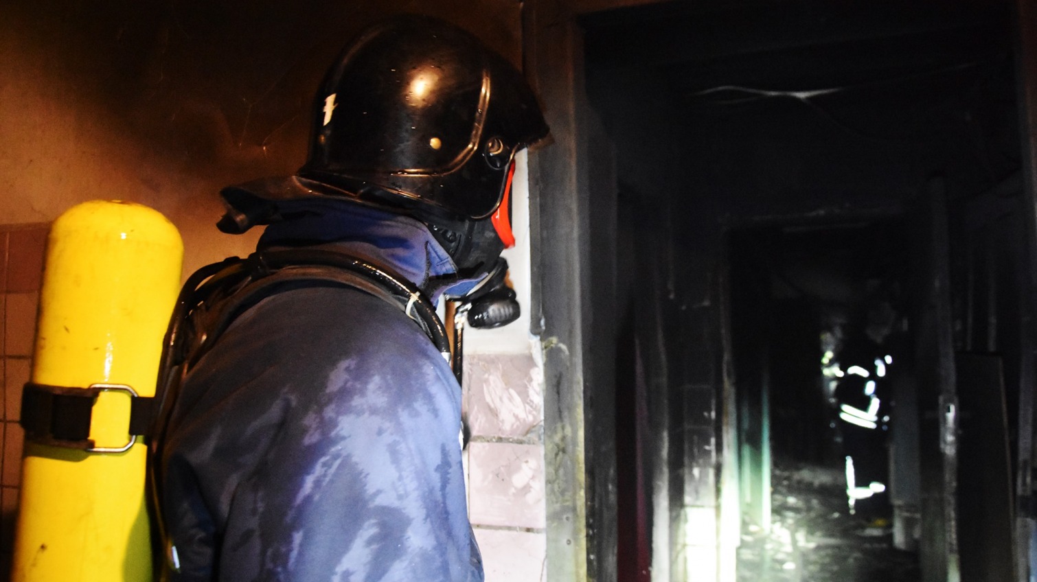 В Суворовском районе в 9-этажке случился пожар – эвакуировали 35 человек (фото) «фото»