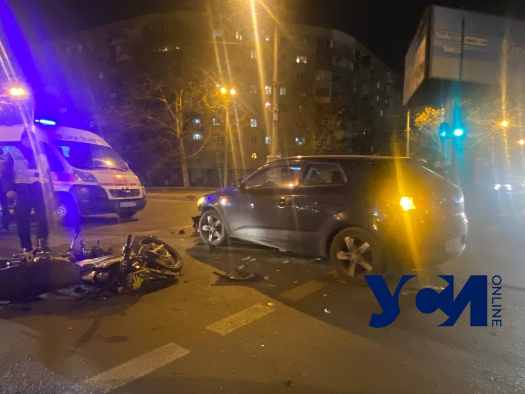 На Таирова сбили мотоциклиста (фото) «фото»