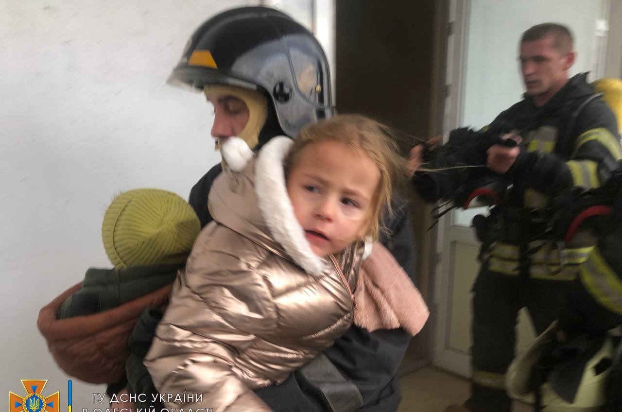 В Одессе горит многоэтажка (фото, видео) Обновлено «фото»