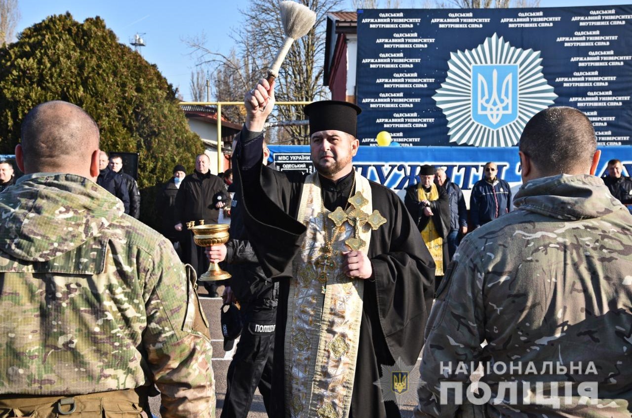 Ротация: 35 правоохранителей из Одессы отправились на Донбасс (фото, видео) «фото»