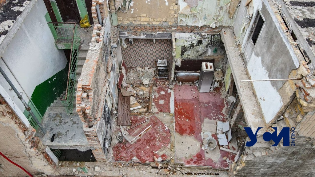 Ремонтом и не пахнет: рухнувший весной дом на Слободке до сих пор в руинах (фото, видео) «фото»