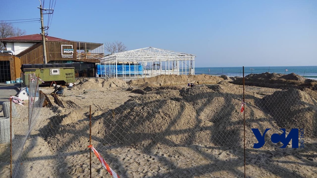 На пляже в Лузановке начали строительство: одесситы требуют у мэрии разобраться (фото) «фото»