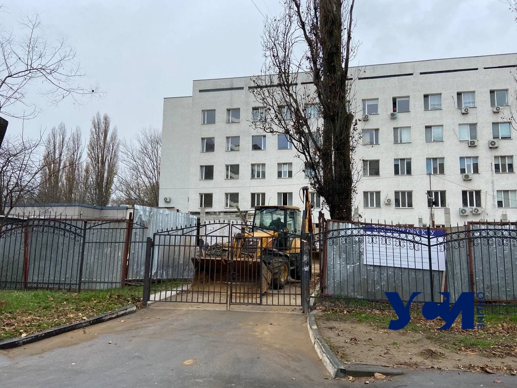 В Одессе компания, на которую есть уголовное дело, начала ремонт детской больницы (фото) «фото»