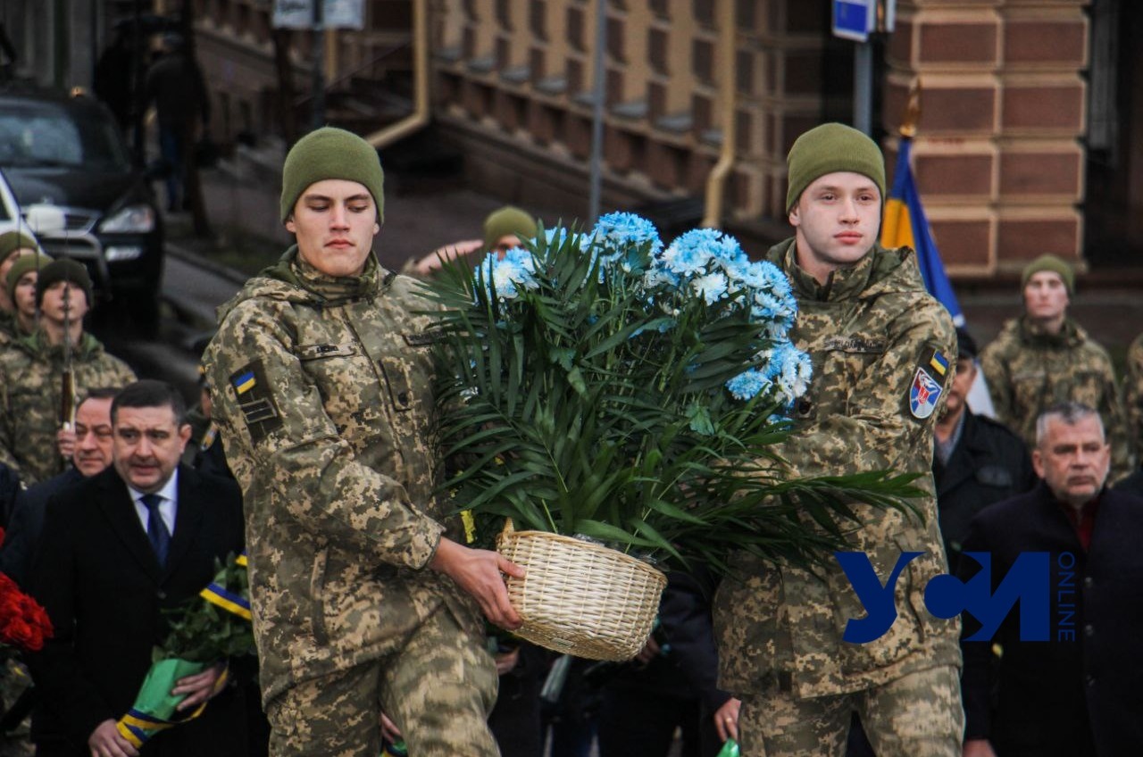 В Одессе возложили цветы в честь юбилея украинского войска (фото) «фото»