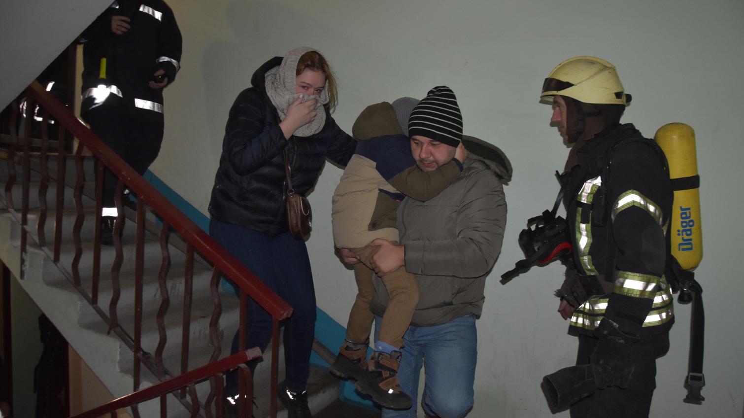 Под утро на Молдаванке тушили пожар в многоэтажке (фото) «фото»
