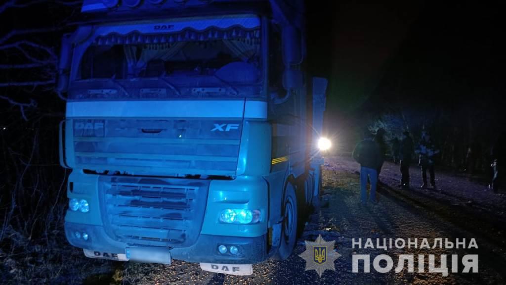 На трассе Одесса — Вознесенск столкнулись три фуры: два водителя погибли (фото) «фото»