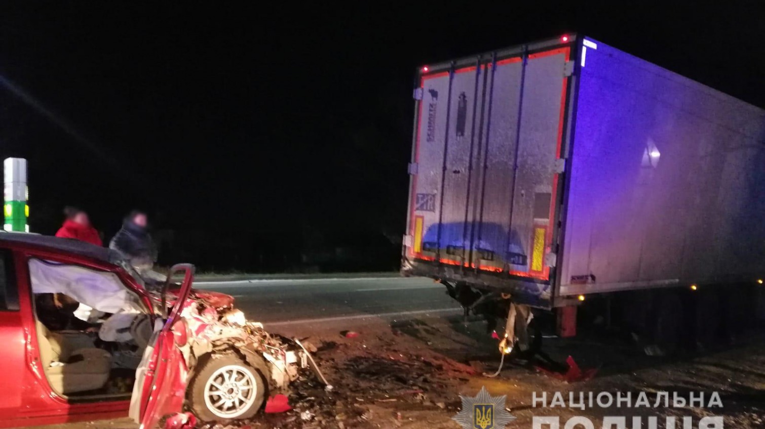 Смертельное ДТП под Одессой: водитель погиб, пассажир — в больнице «фото»