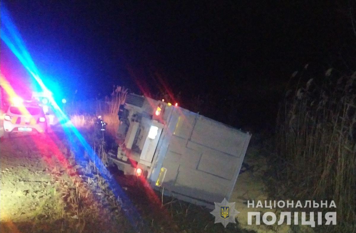 В ночном ДТП на трассе Одесса – Рени погиб водитель фуры (фото) «фото»