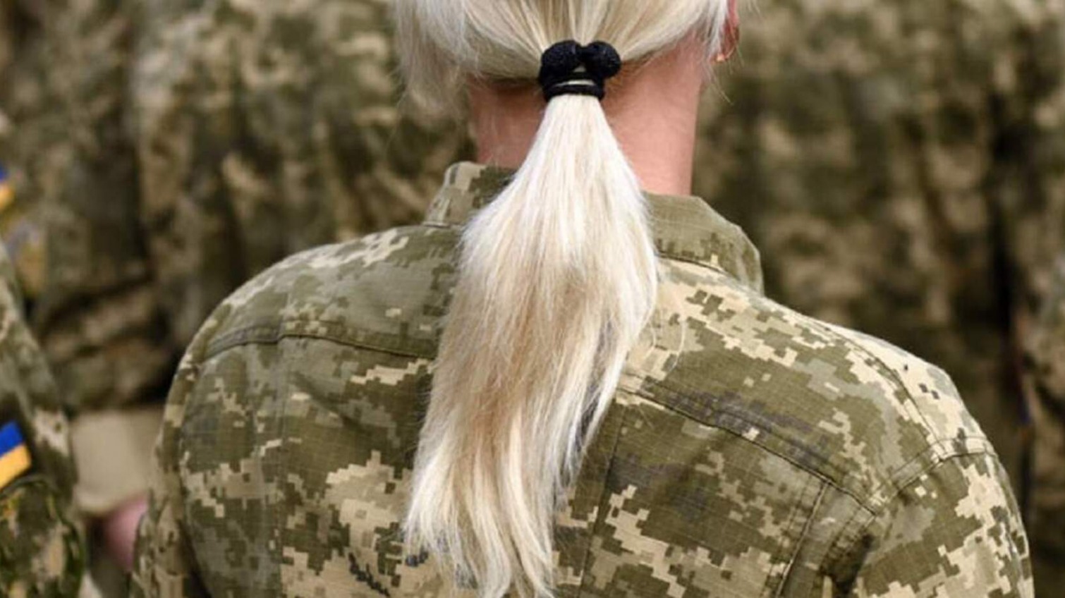 От Зеленского требуют отменить воинский учет для женщин «фото»