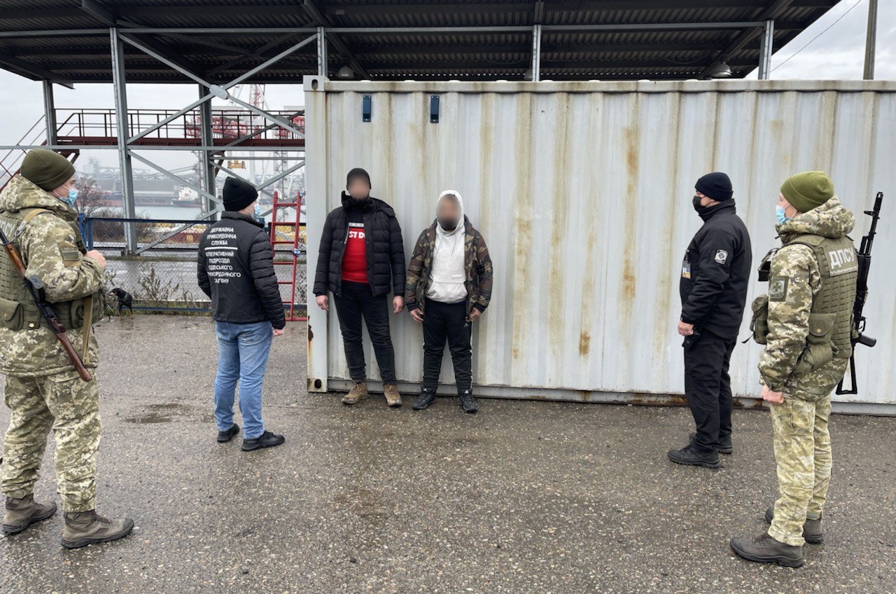 Прибыли из Турции: в Черноморске задержали четырех нелегалов (фото, видео) «фото»