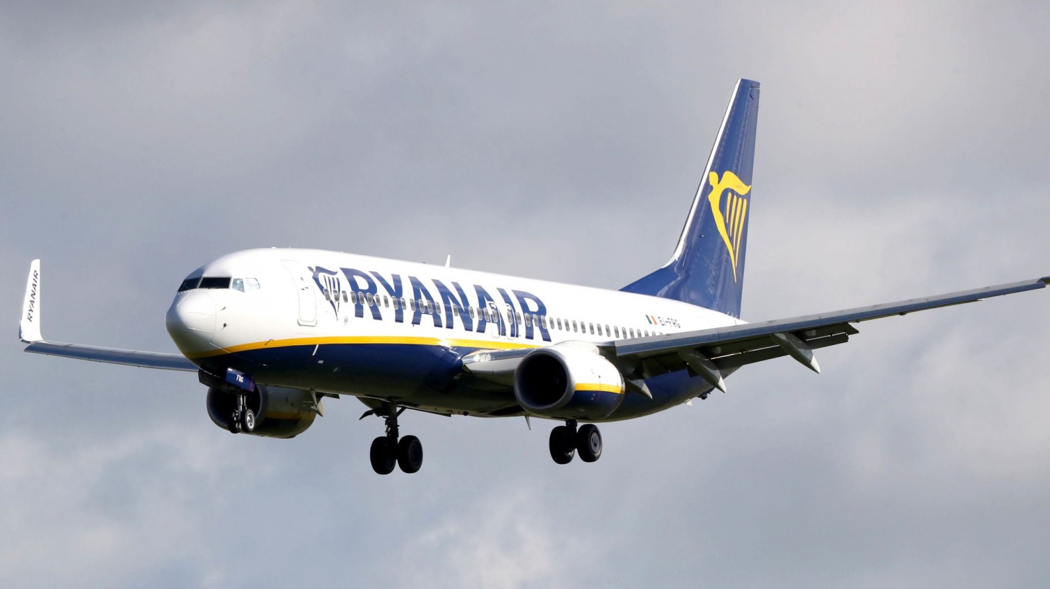 Лоукостер Ryanair отменил три маршрута из Одессы до конца января «фото»