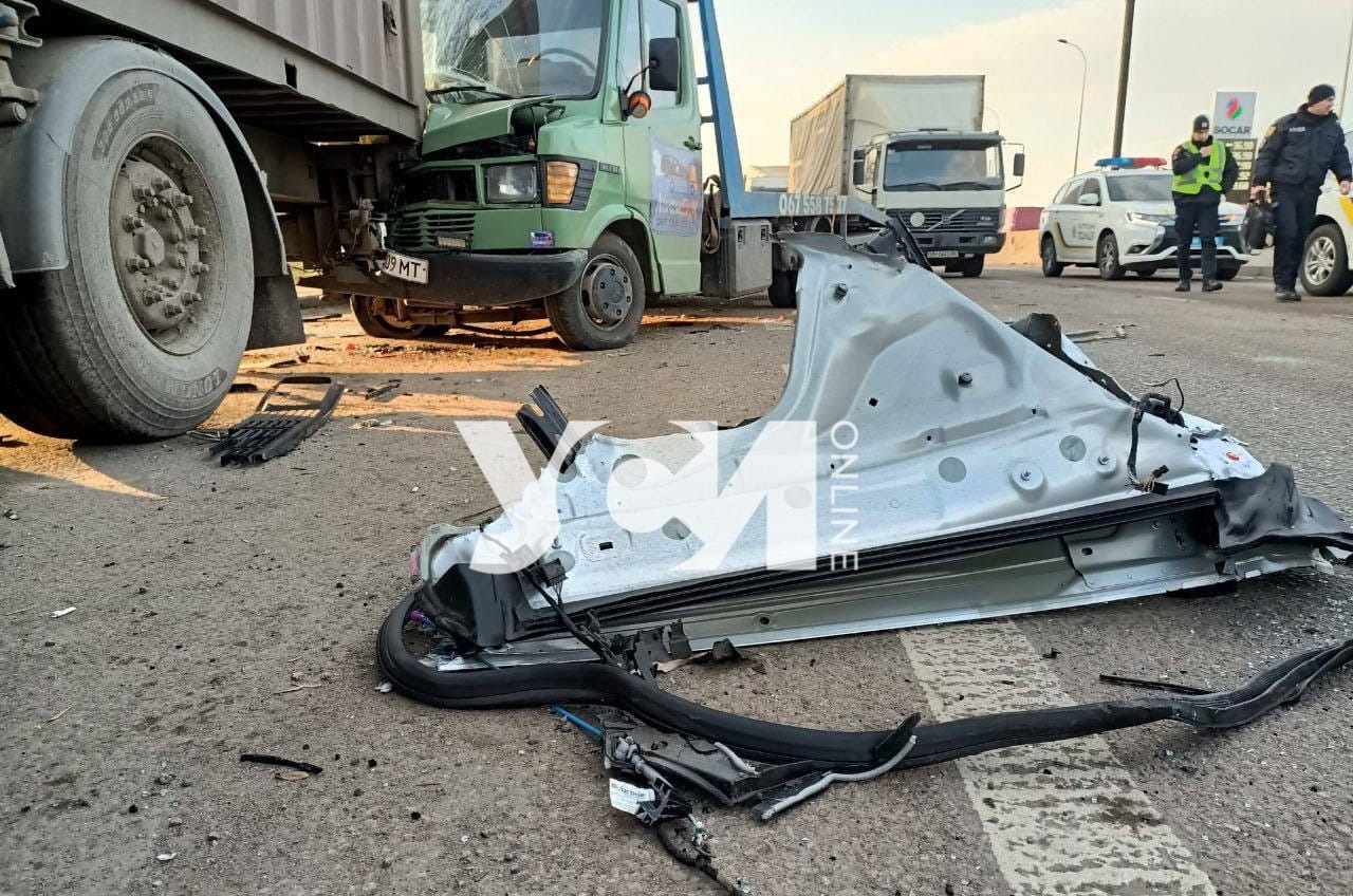 Сразу пять автомобилей попали в ДТП на Киевском шоссе: погибла женщина (фото) «фото»