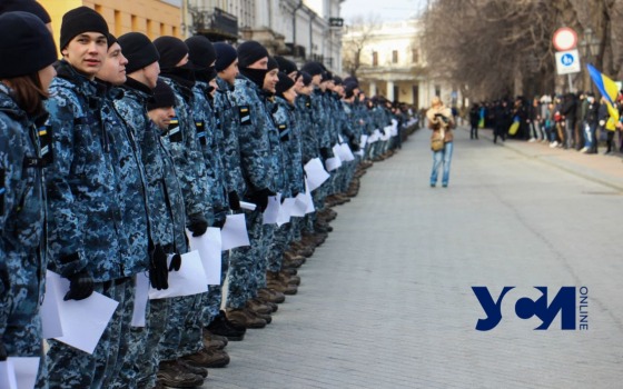 На Приморском бульваре курсанты выстроились в слово «Разом» (фото) «фото»