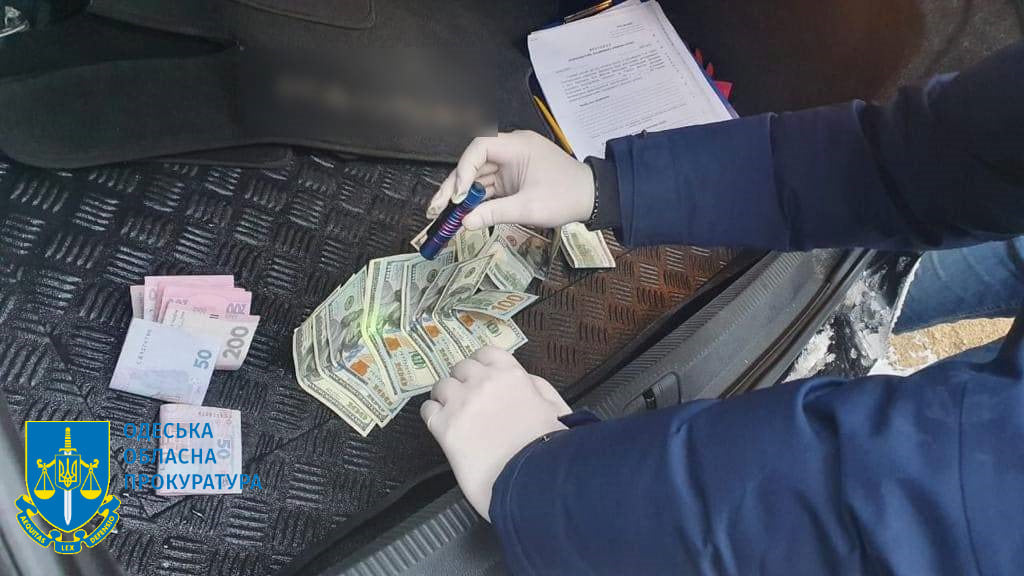 Одесский таможенник попался на систематическом взяточничестве (фото) «фото»