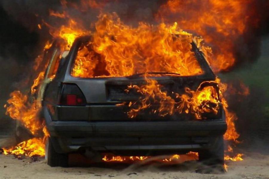 Одессит сжег автомобиль бывшей девушки после расставания (фото) «фото»