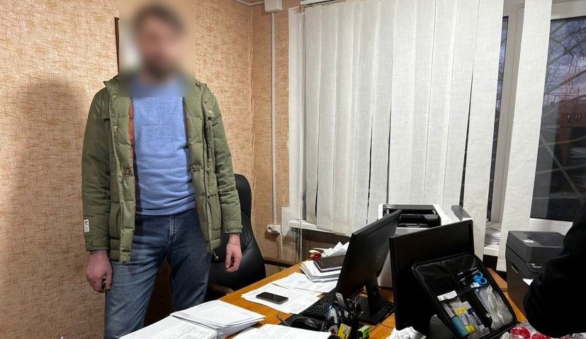 В Одессе на взятке в 500 долларов попался госисполнитель (фото) «фото»