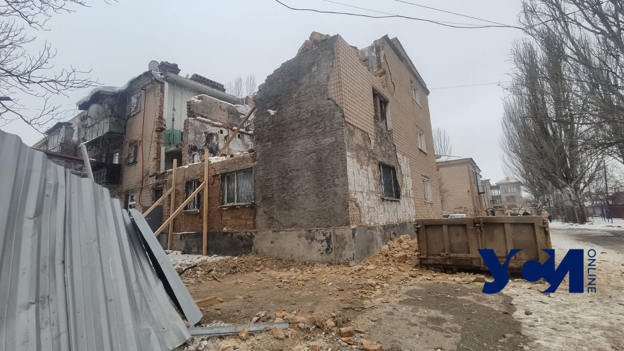 В Хуторском переулке рухнула стена дома – есть пострадавшие (фото, видео) «фото»