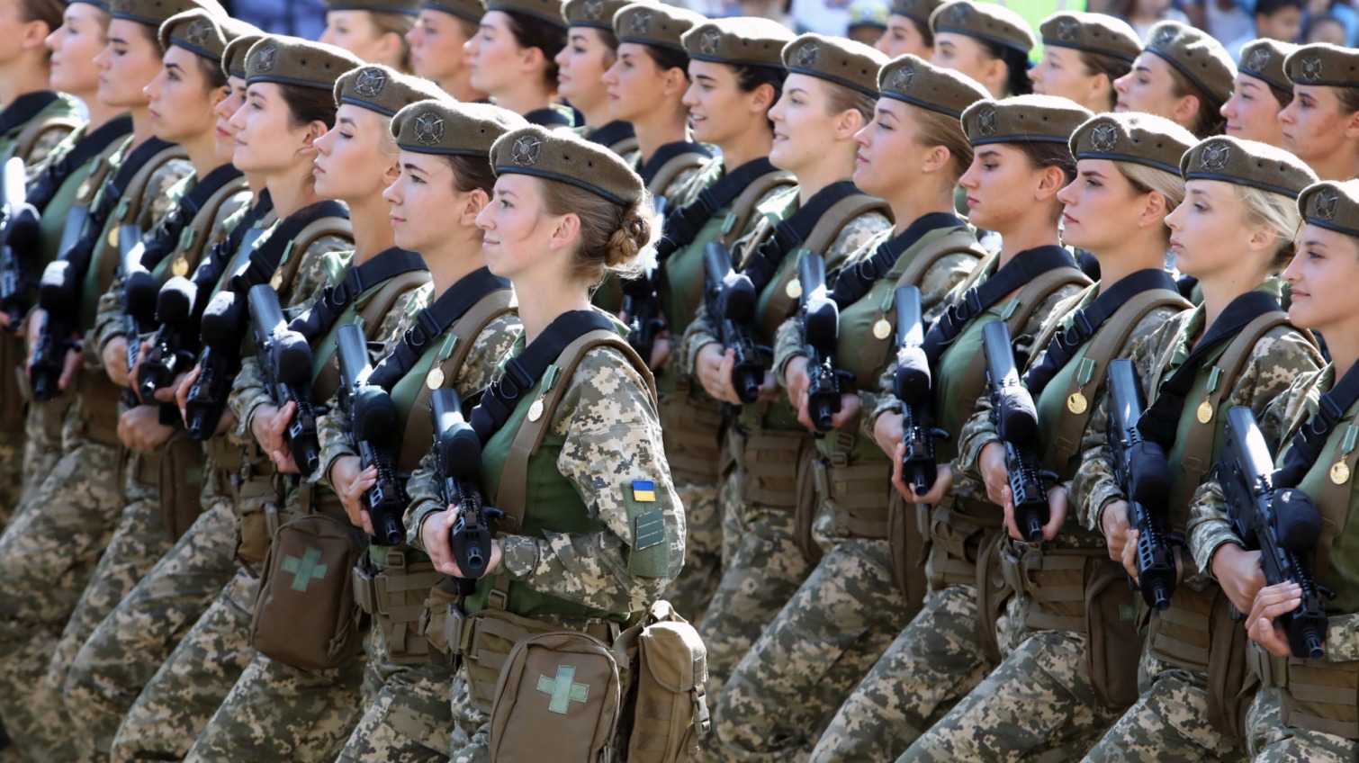 Передумали: Минобороны предлагает не всех женщин ставить на воинский учет «фото»