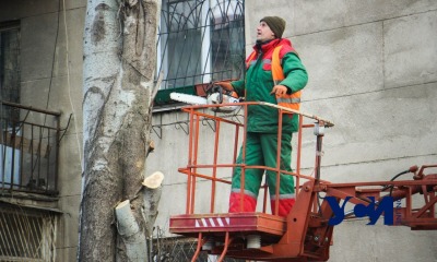 В Одессе началась генеральная уборка: вывозят покрышки, считают гаражи и деревья (фото, аудио) «фото»