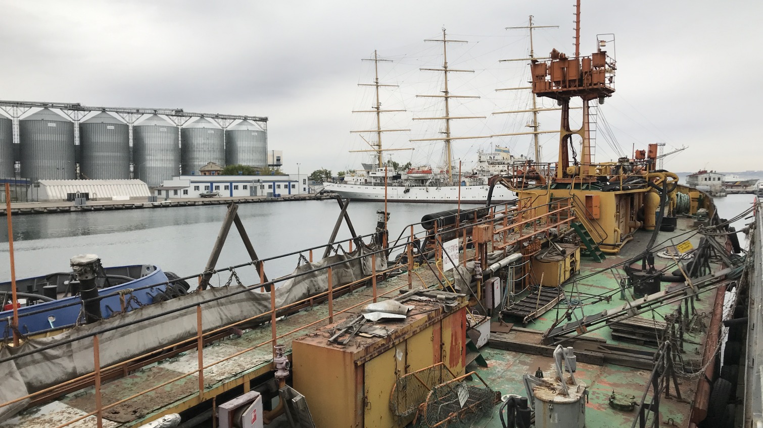 Порт Одессы продал четыре судна за 5,2 млн (фото) «фото»
