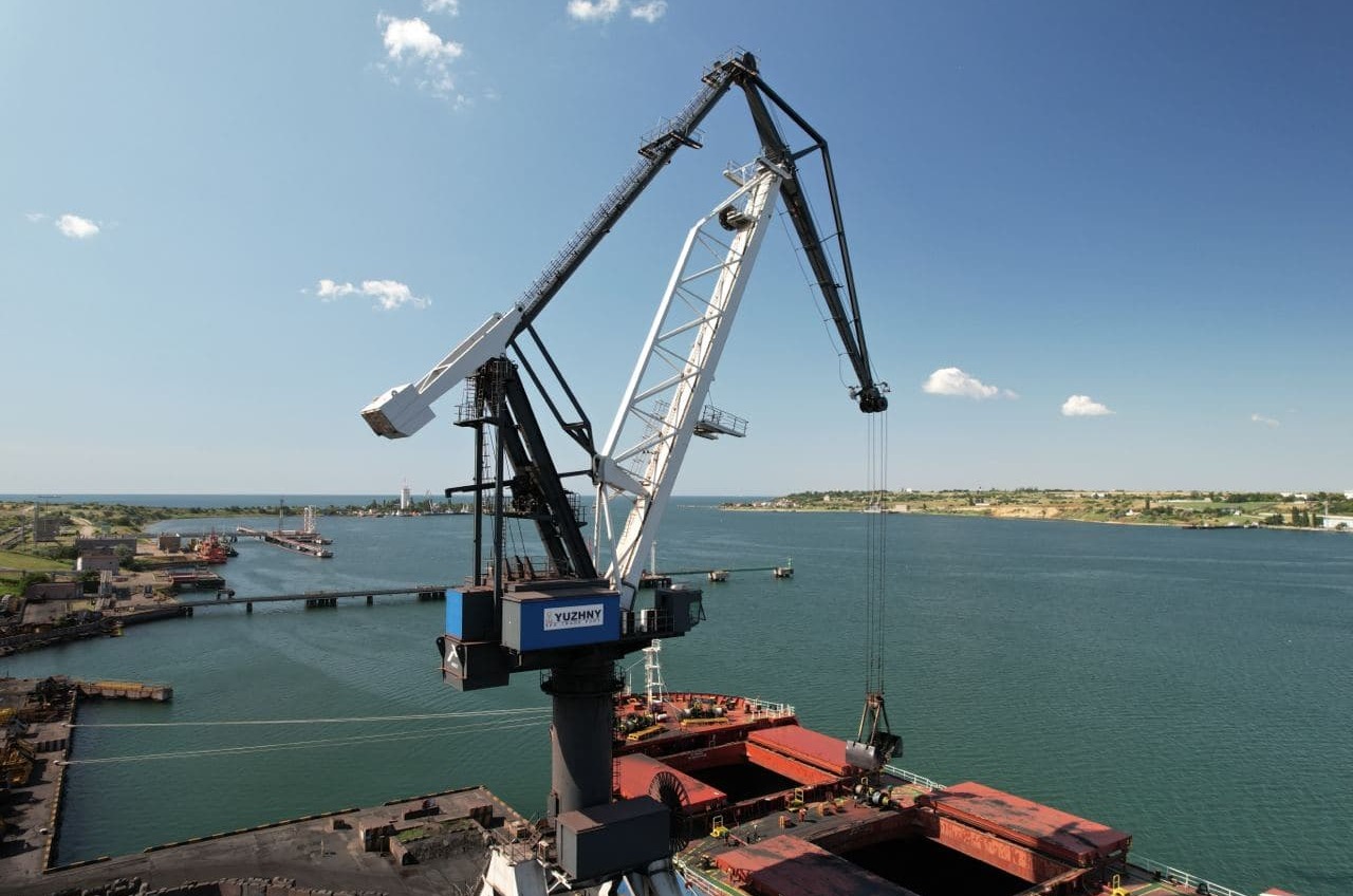Два причала в порту «Южный» отремонтируют за почти 800 млн «фото»