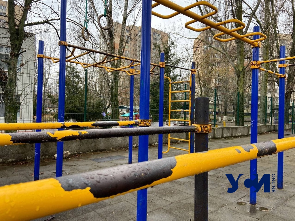 В Одессе 12 мини-спортивных площадок не имеют хозяина «фото»