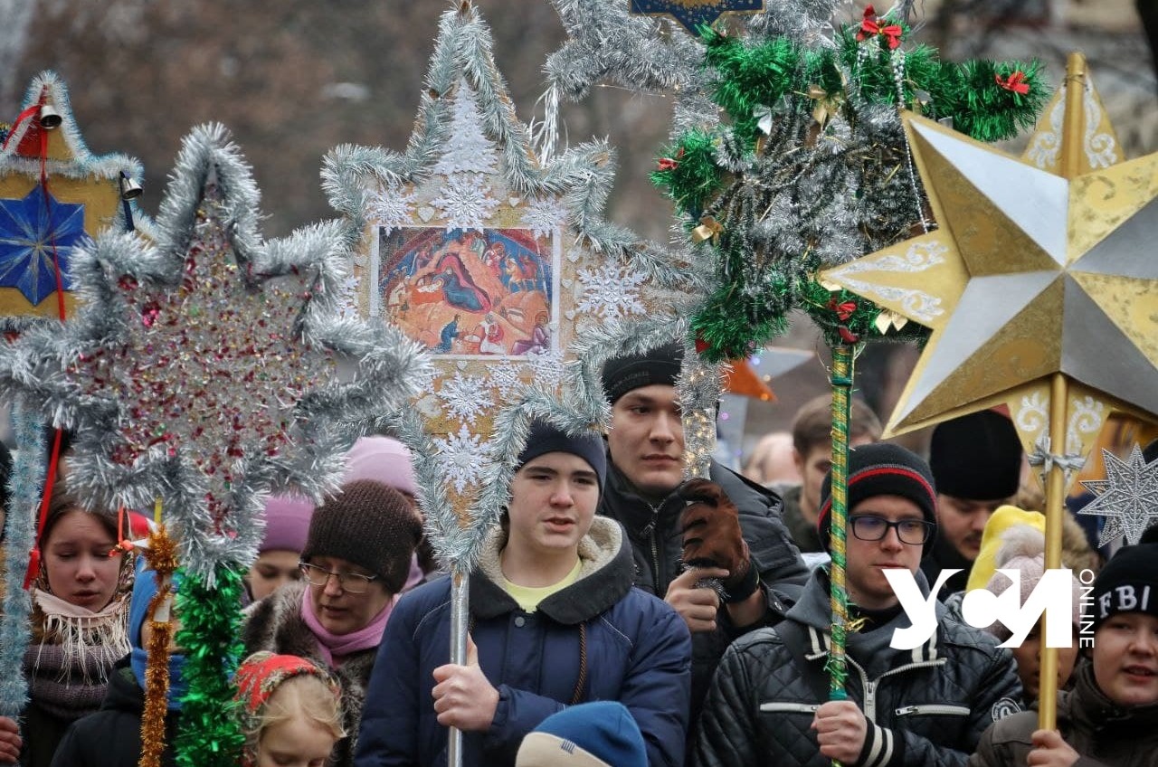 В центре Одессы прошел парад рождественских колядок (фото, видео) «фото»