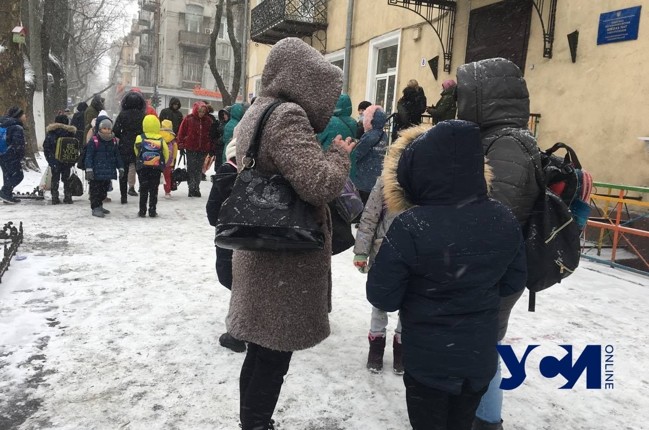 В Одессе “заминировали” все школы и ТЦ (фото) «фото»