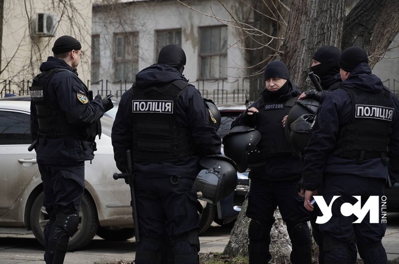 В Украине полицию перевели на усиленный режим «фото»