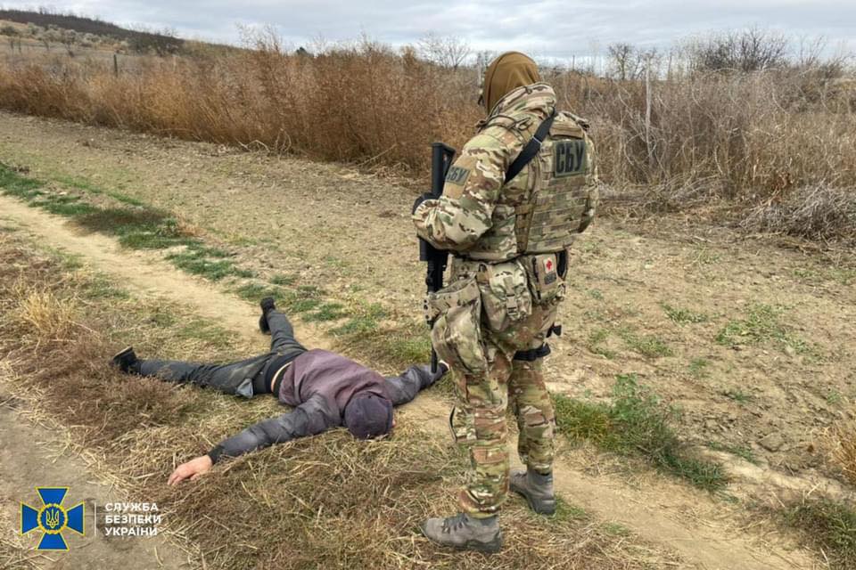 Одесский пограничник помогал нарушителям за взятки (фото) «фото»