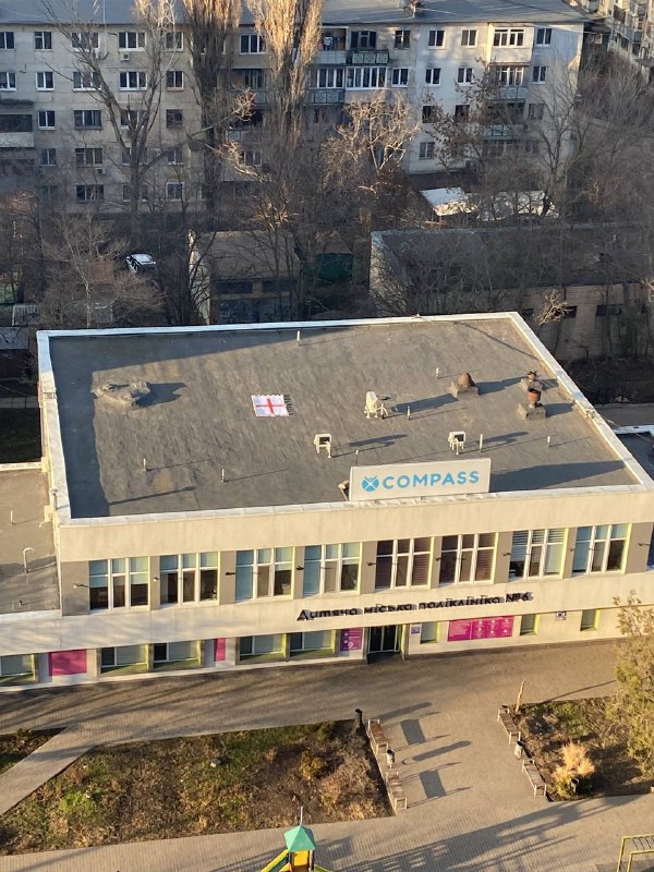 На крышах одесских больниц – знак “красного креста” «фото»