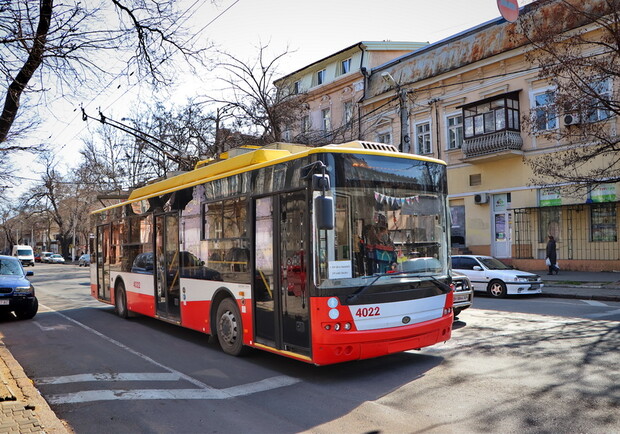 Общественный транспорт в Одессе перешел на новый режим работы «фото»