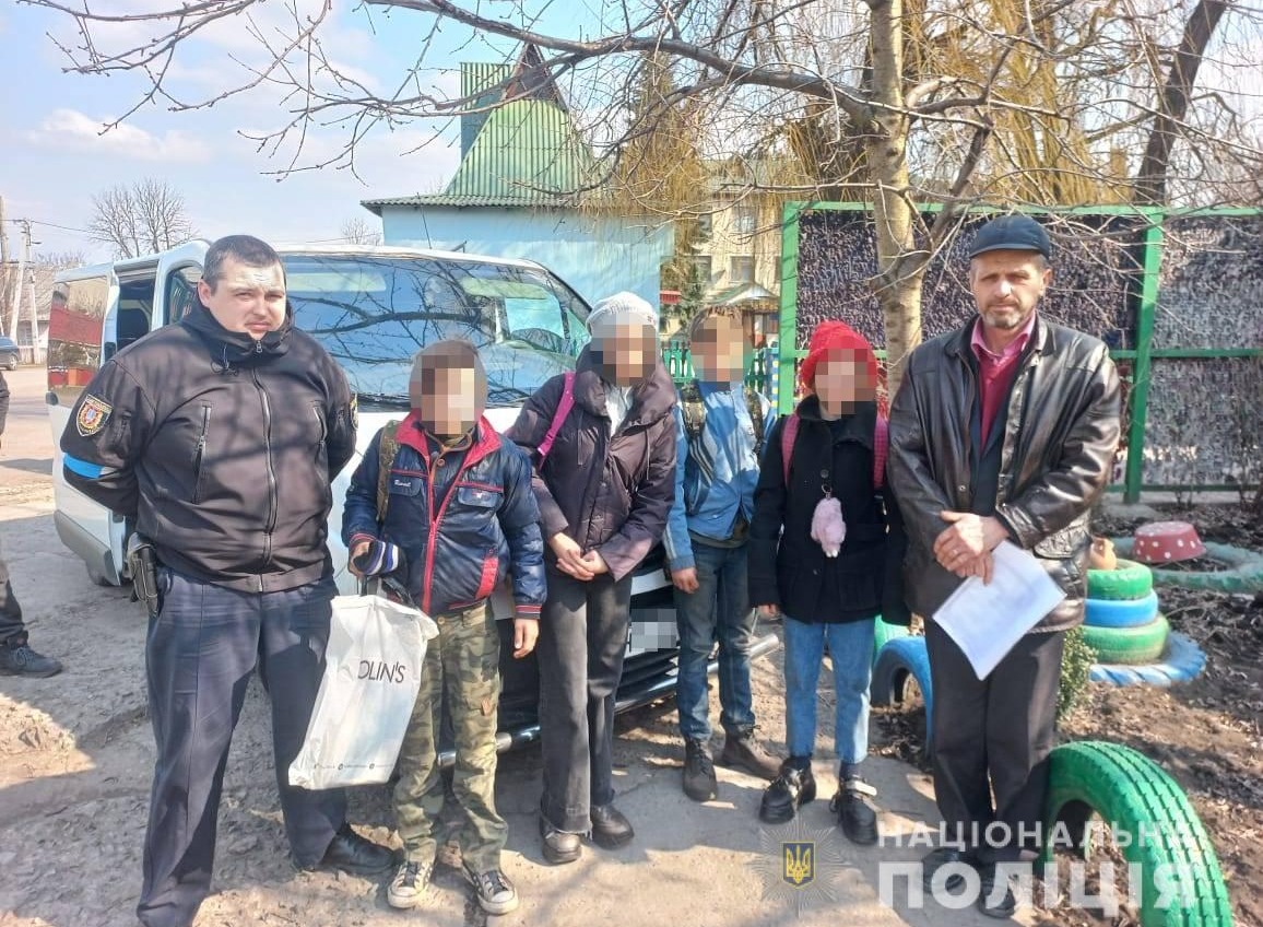 В Подольске нашли четверых детей, которых родители оставили без присмотра (фото) «фото»