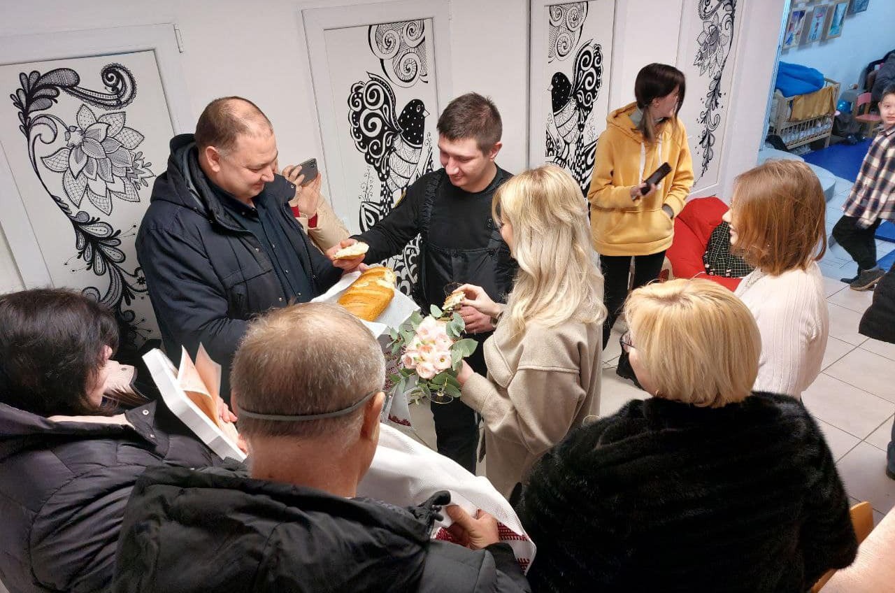 В Одесской области в бомбоубежище зарегистрировали брак (фото) «фото»
