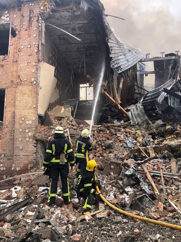 Харьков вновь под авиаударами: разрушены 11 зданий, есть погибшие «фото»