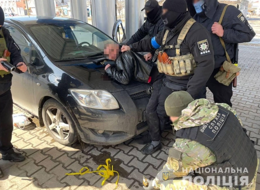 В Одессе задержали иностранца с гранатой (фото, видео) «фото»