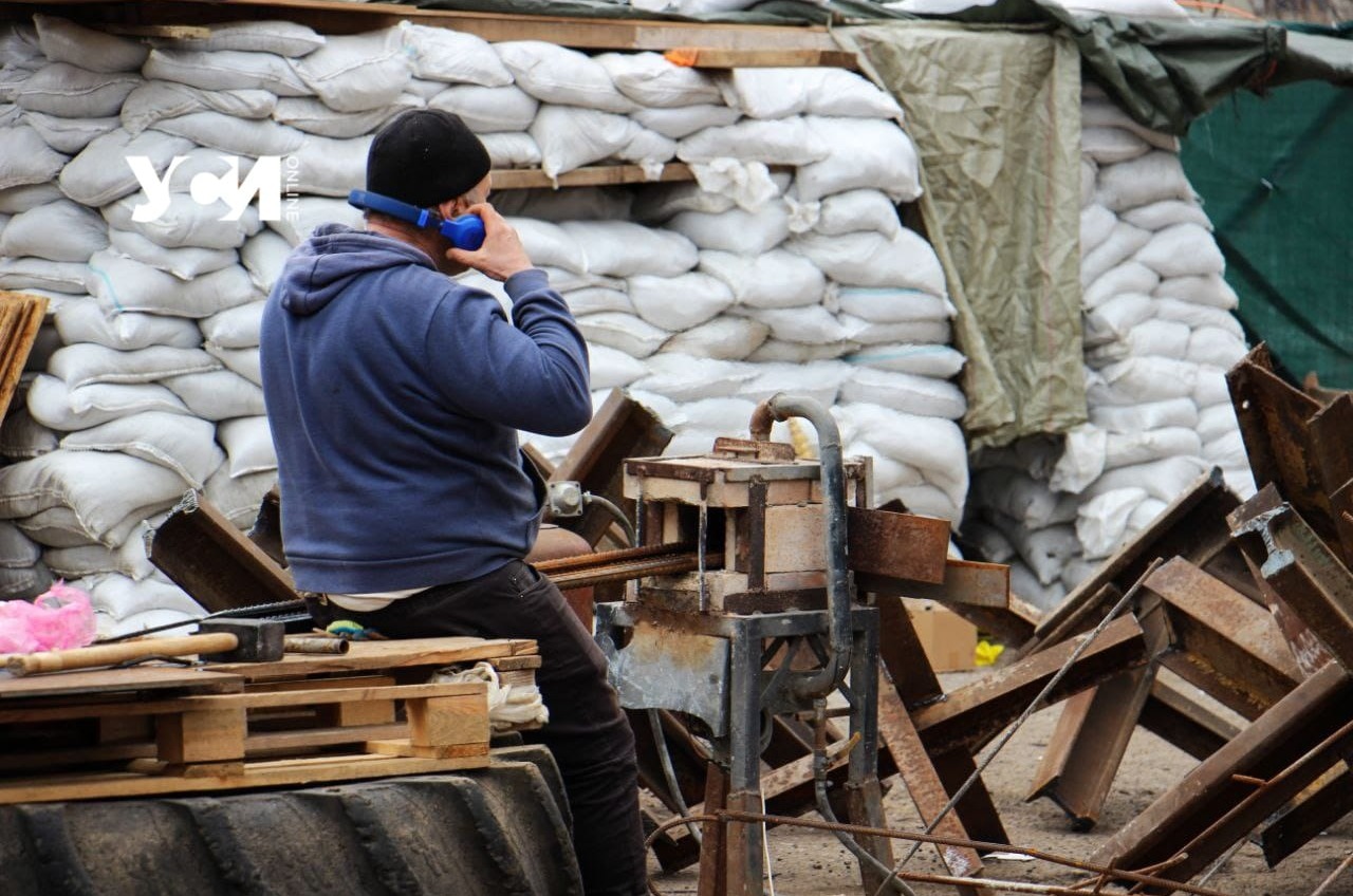 Тактическая подготовка и сварка ежей. Как работает волонтерский штаб обороны Одессы (фото) «фото»