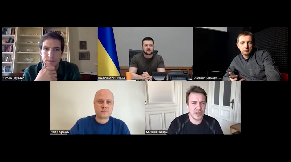 Владимир Зеленский дал большое интервью российским оппозиционным СМИ – а им запрещают его публиковать (полное видео) «фото»