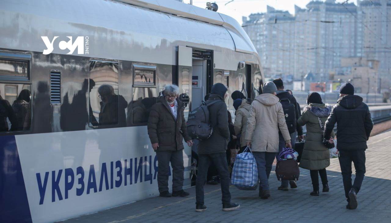 Все поезда в западном направлении из Одессы и других городов стали эвакуационными «фото»