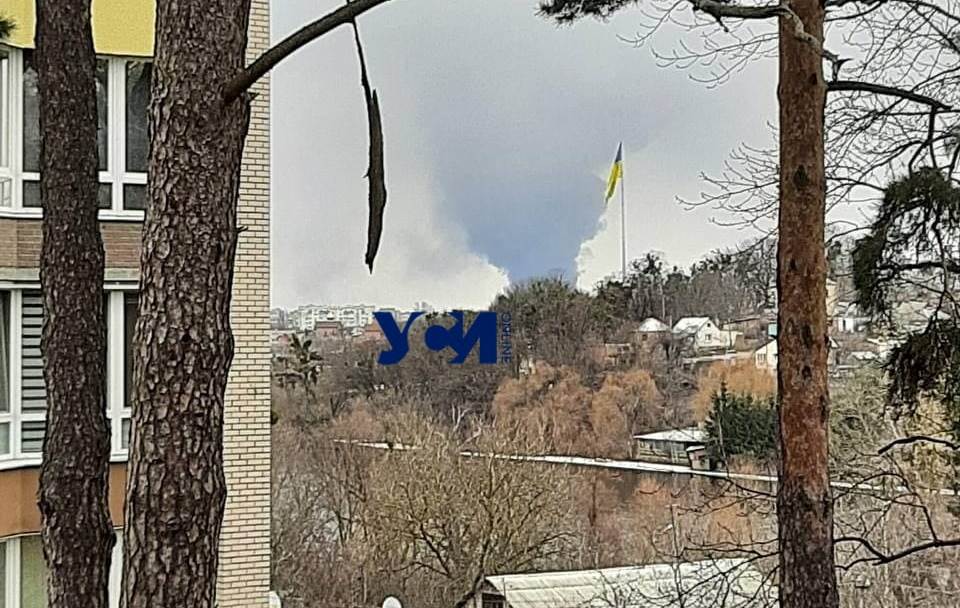 Ракетный удар по Виннице: полностью уничтожен аэропорт, Зеленский выступил с обращением (фото, видео) Обновлено «фото»