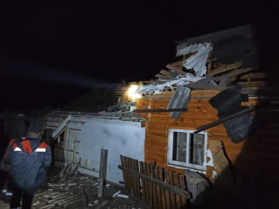 Оккупанты разбомбили Малин: погибли 5 человек, 7 домов разрушены (фото) «фото»