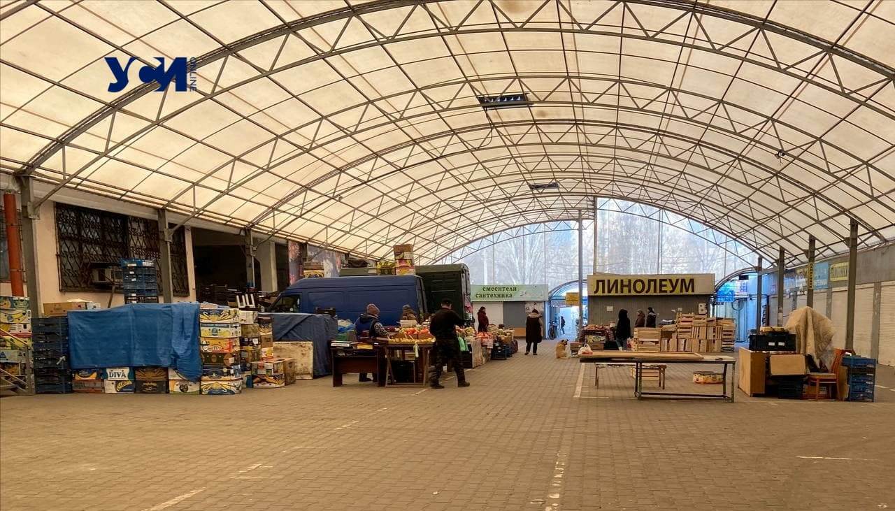 Часть Северного рынка Одессы продолжает работать (фото) «фото»