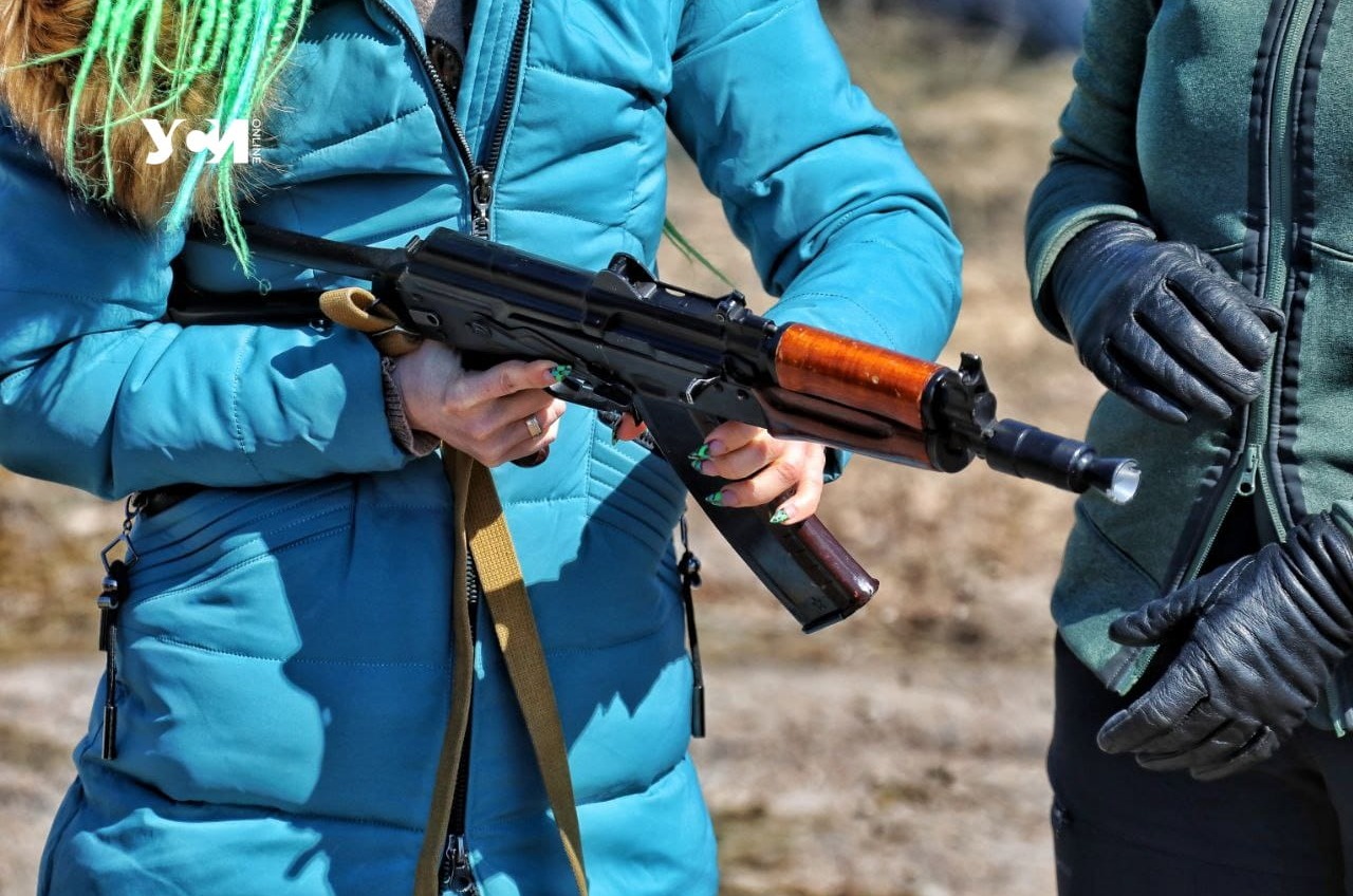 Одесситов учат обращаться с оружием (фото, аудио) «фото»