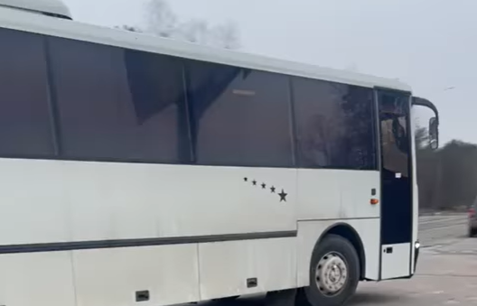 В Житомире оккупанты обстреляли автобус с женщинами и детьми (видео) «фото»
