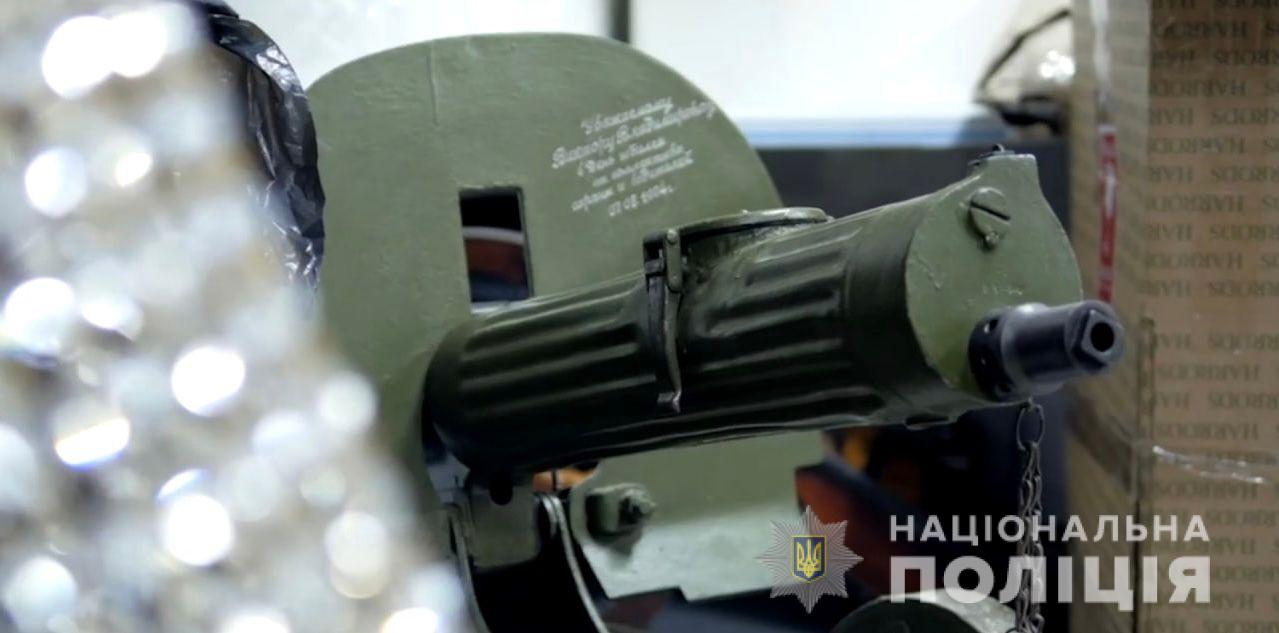 Пулемет «Максим» и яйца Фаберже: полиция изучает активы Медведчука (фото, видео) «фото»