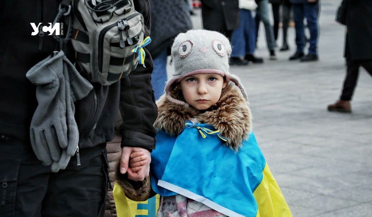 Оккупанты используют украинских детей как живой щит для военной техники «фото»