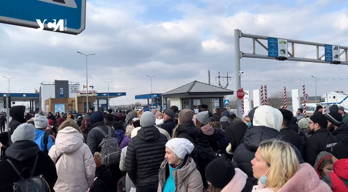 Украинцам по внутреннему паспорту вновь можно выезжать за границу, – Госпогранслужба «фото»
