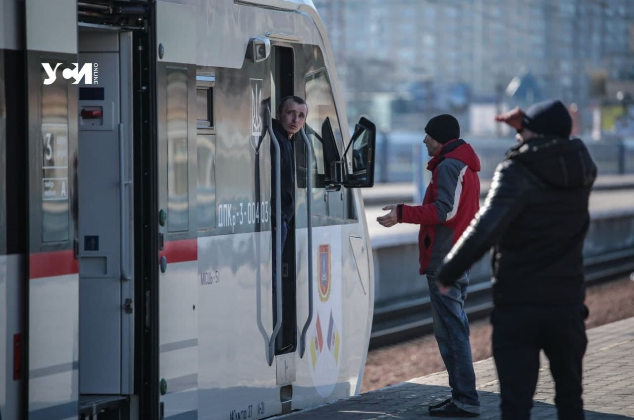 В субботу из Одессы отправятся восемь поездов, два из них эвакуационные «фото»