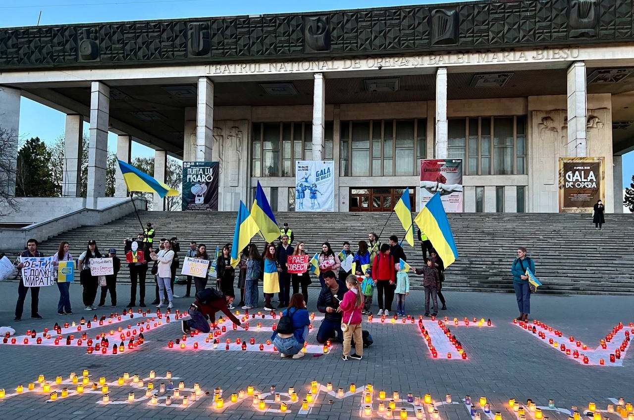 В Молдове прошла акция против войны в Украине (фото) «фото»